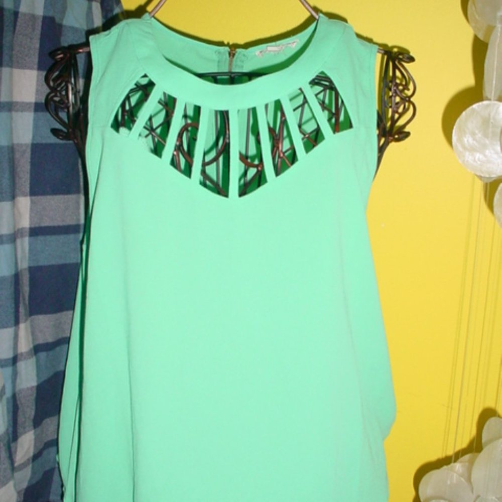 IT GIRL Strappy Green Blouse L